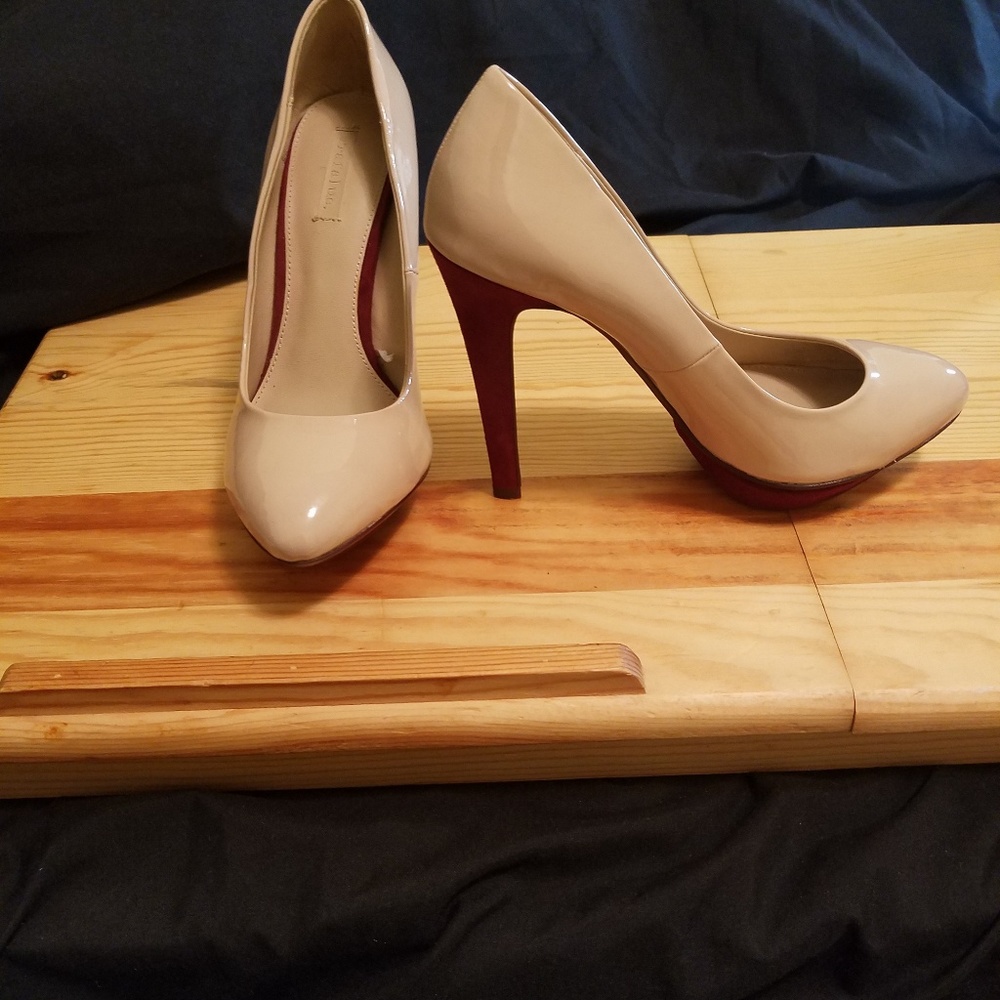 Nude heels size 6.5